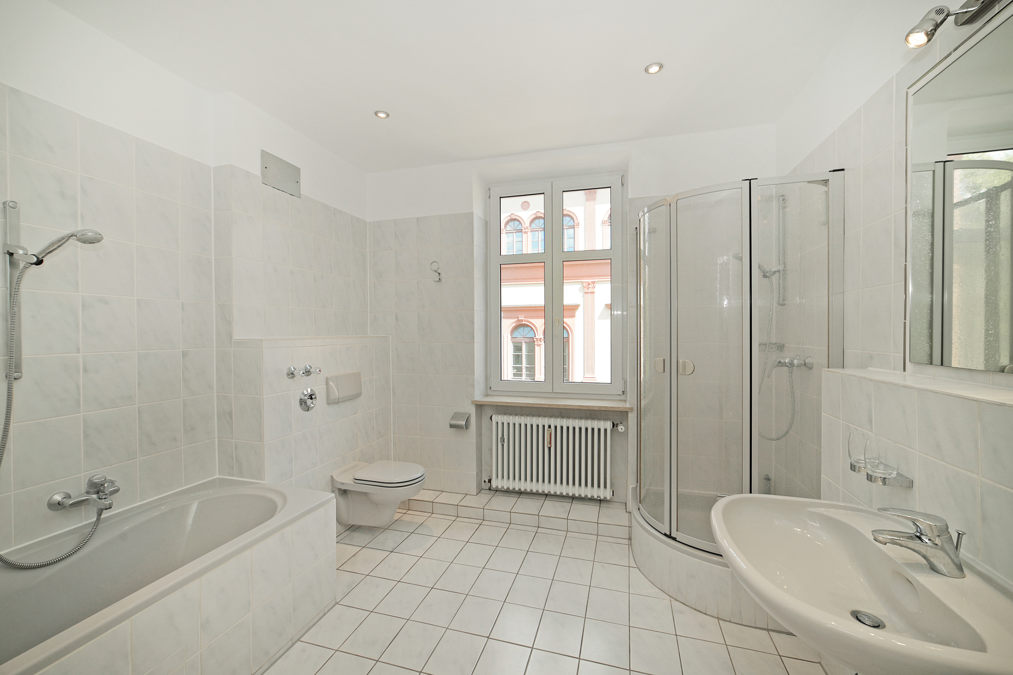Stilvolle Altbauetage in ruhiger Innenstadtlage – Wohnen mit Charakter im Herzen Münchens – Bild 11