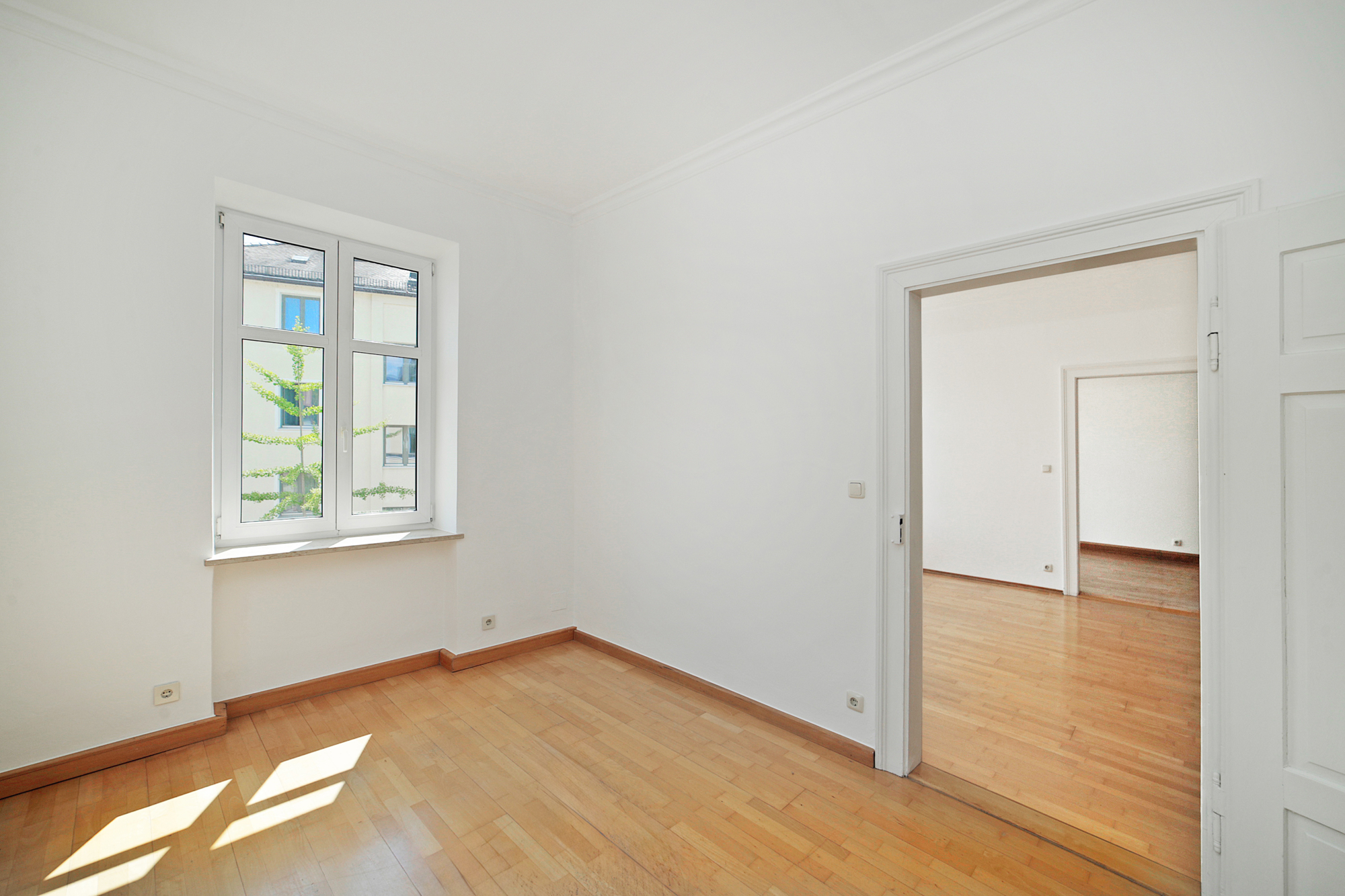 Stilvolle Altbauetage in ruhiger Innenstadtlage – Wohnen mit Charakter im Herzen Münchens – Bild 6