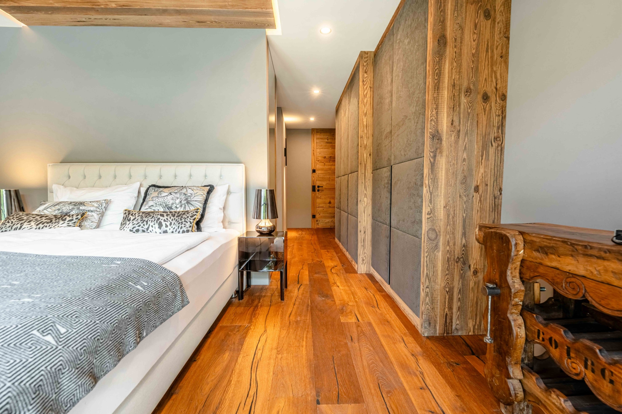 Luxus-Chalet mit Panorama, Spa & Designinterieur – Bild 10