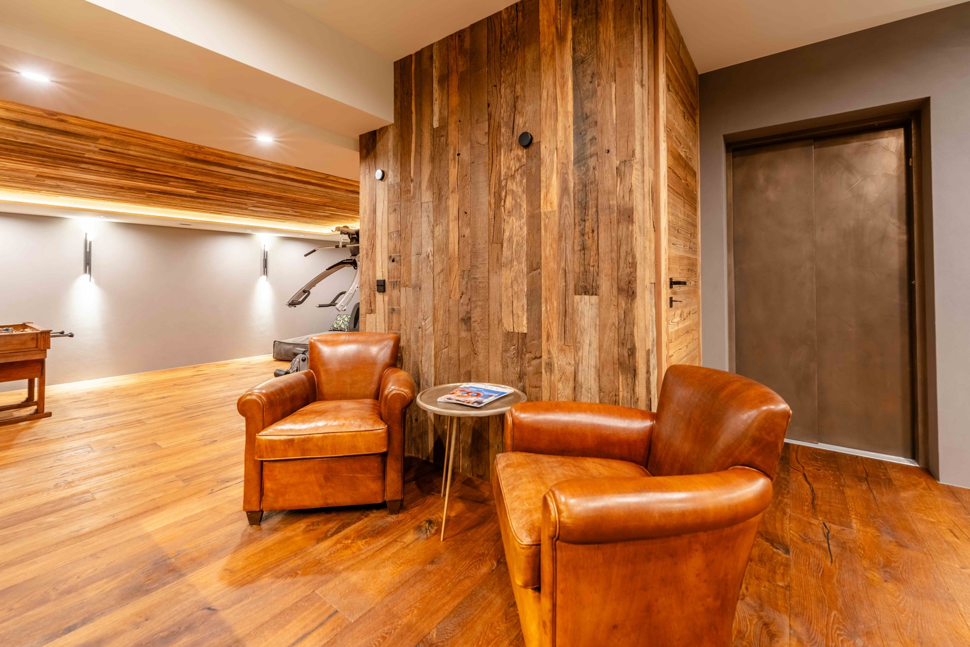 Luxus-Chalet mit Panorama, Spa & Designinterieur – Bild 25