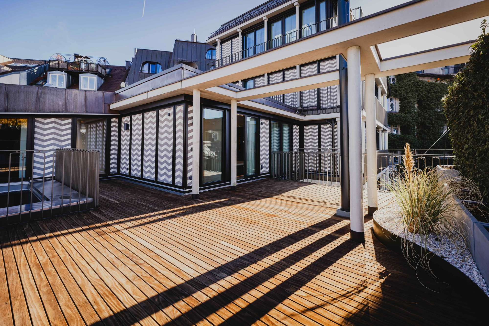 DESIGN TRIFFT NATUR – PENTHOUSE-FEELING AN DER ISAR – Bild 32