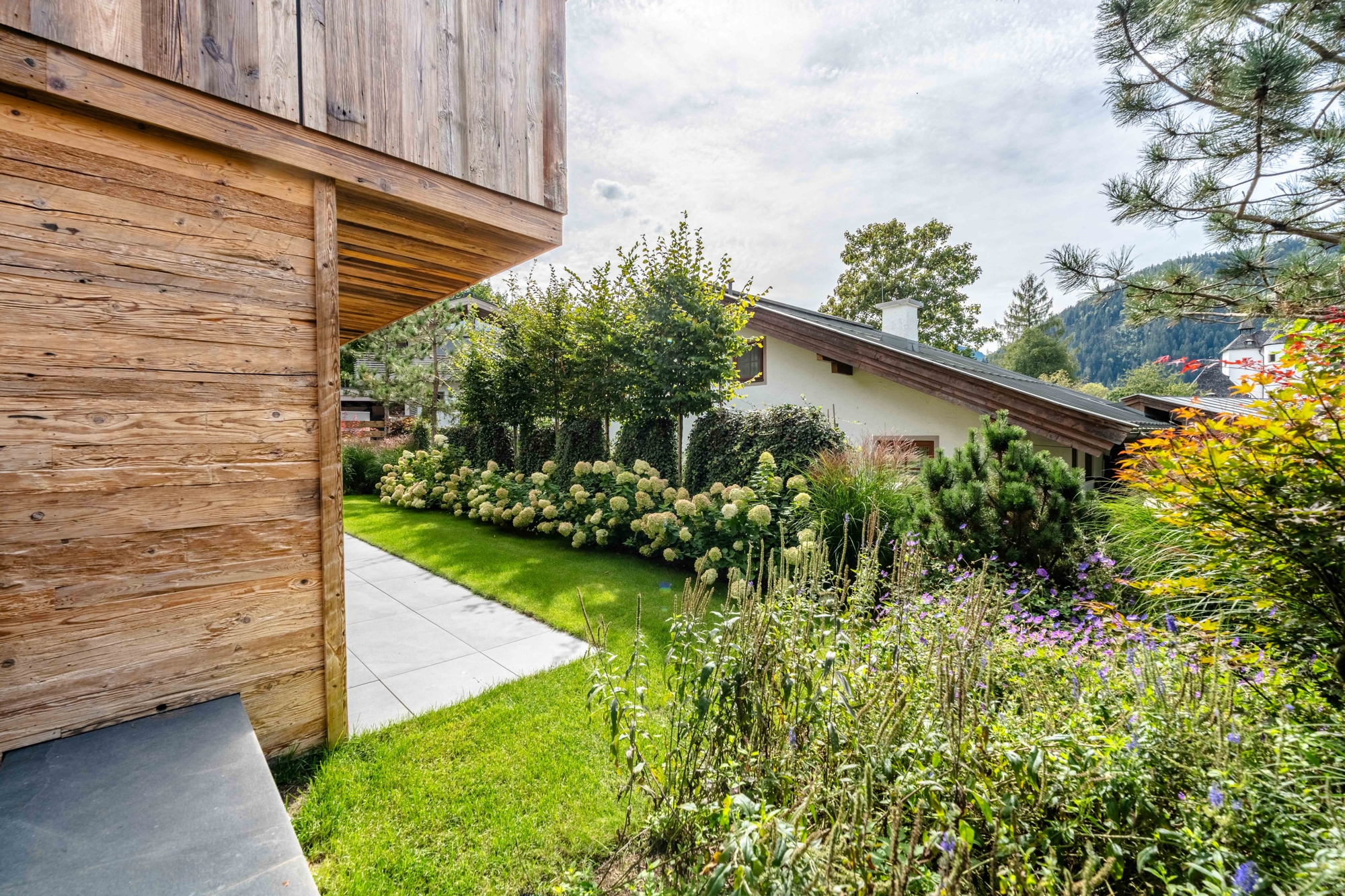Luxus-Chalet mit Panorama, Spa & Designinterieur – Bild 15