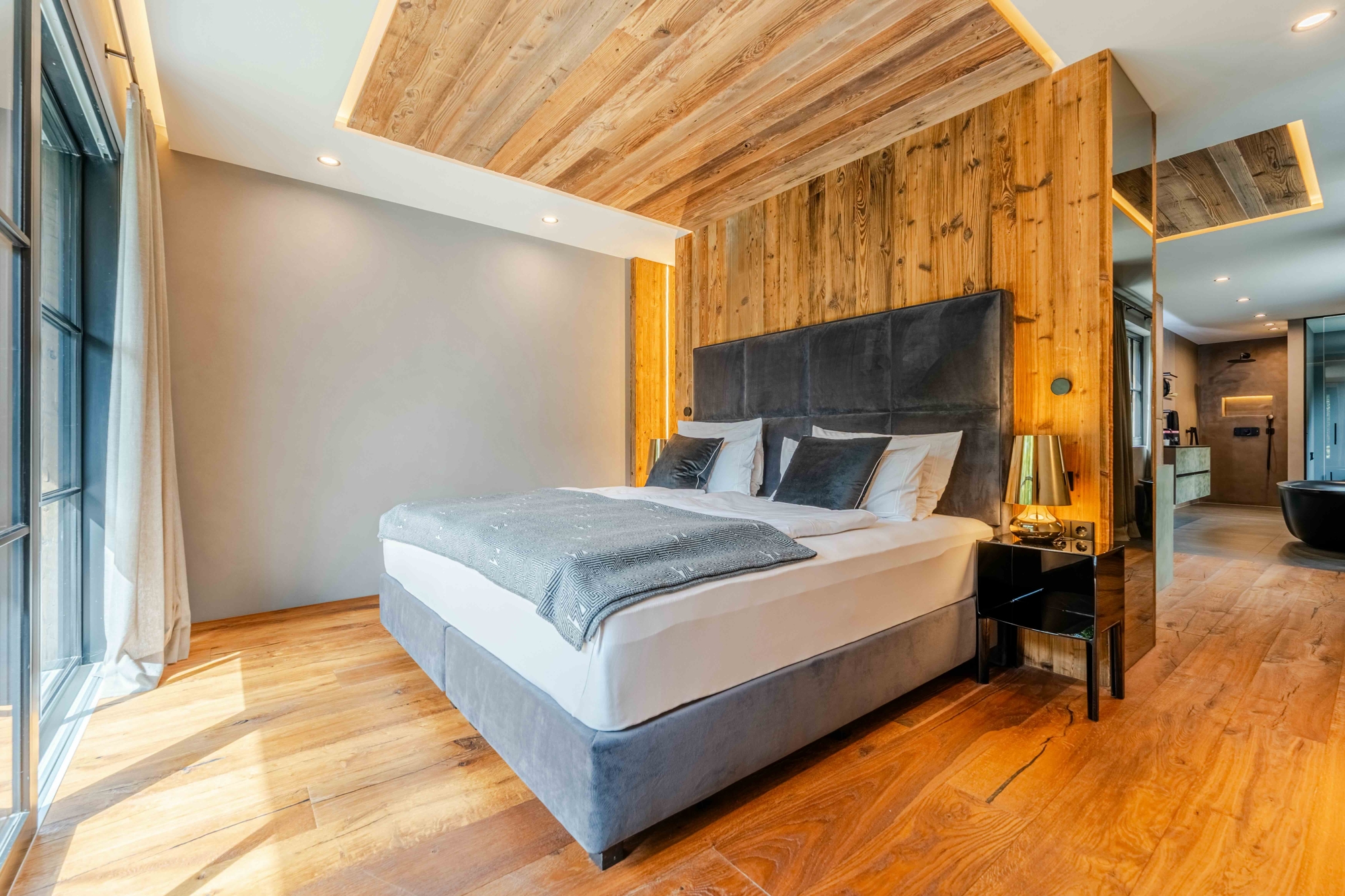 Luxus-Chalet mit Panorama, Spa & Designinterieur – Bild 18