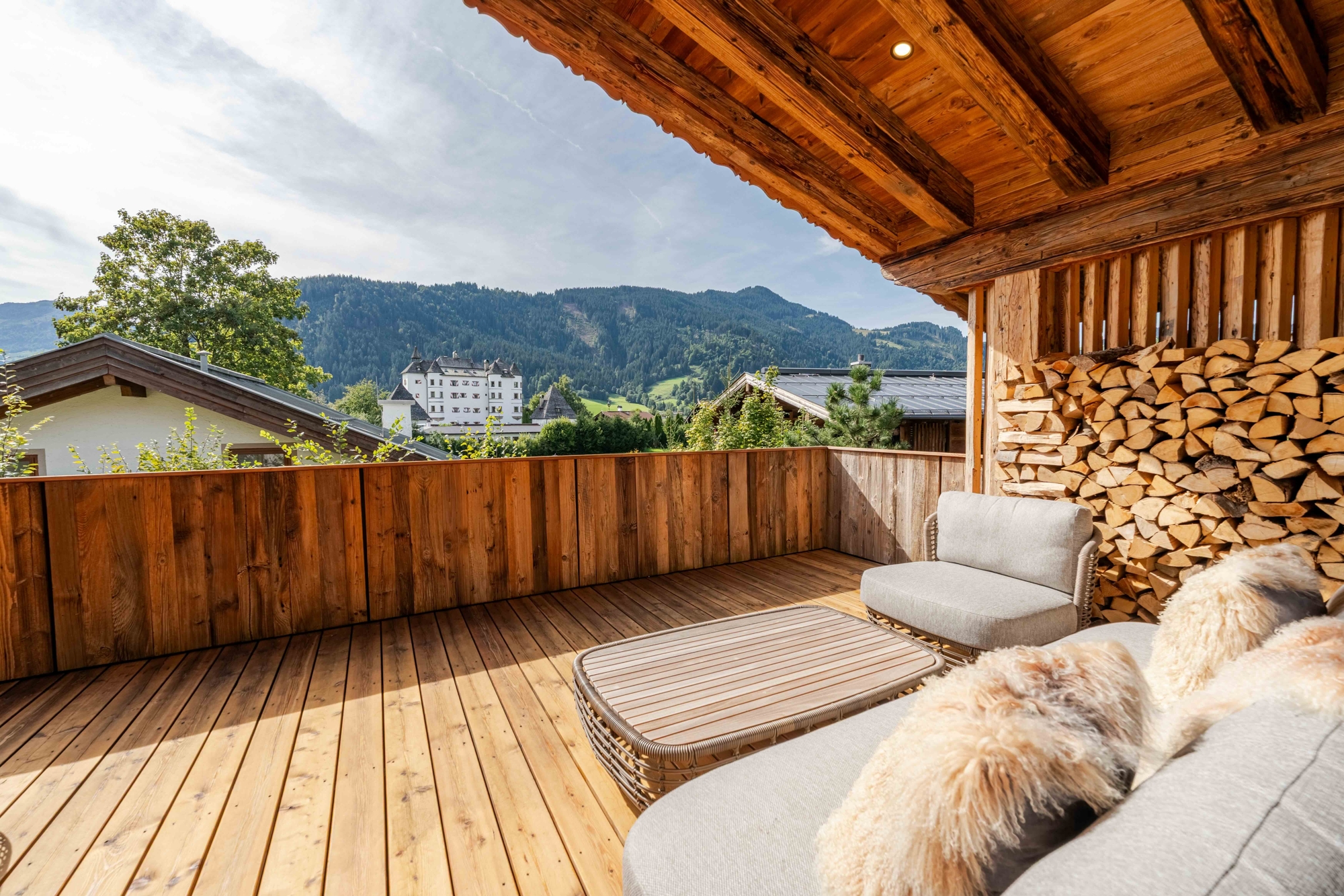 Luxus-Chalet mit Panorama, Spa & Designinterieur – Bild 8