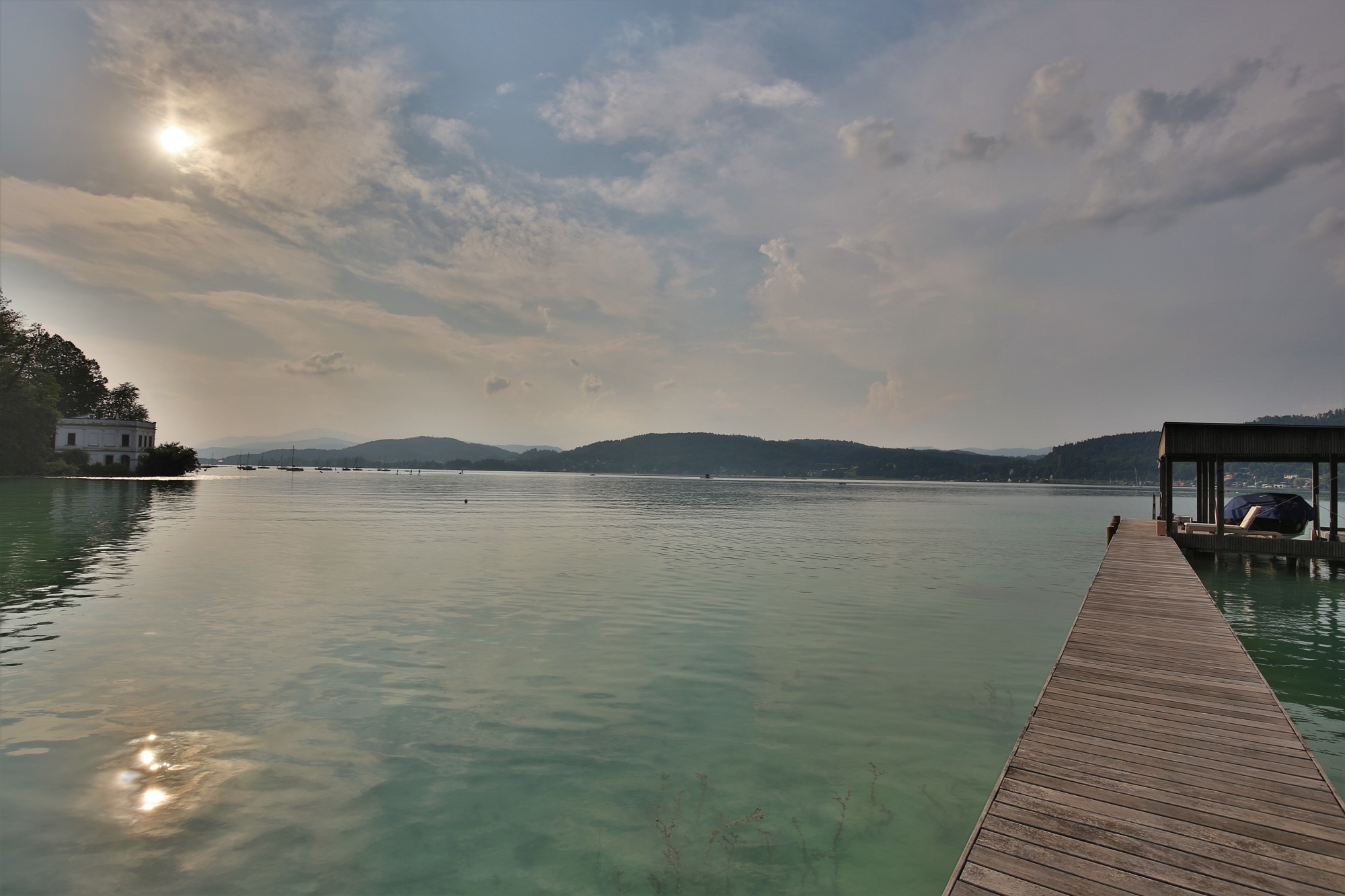 „Villa am Wörthersee: Einzigartiges Luxusdomizil in idyllischer Natur“ – Bild 2
