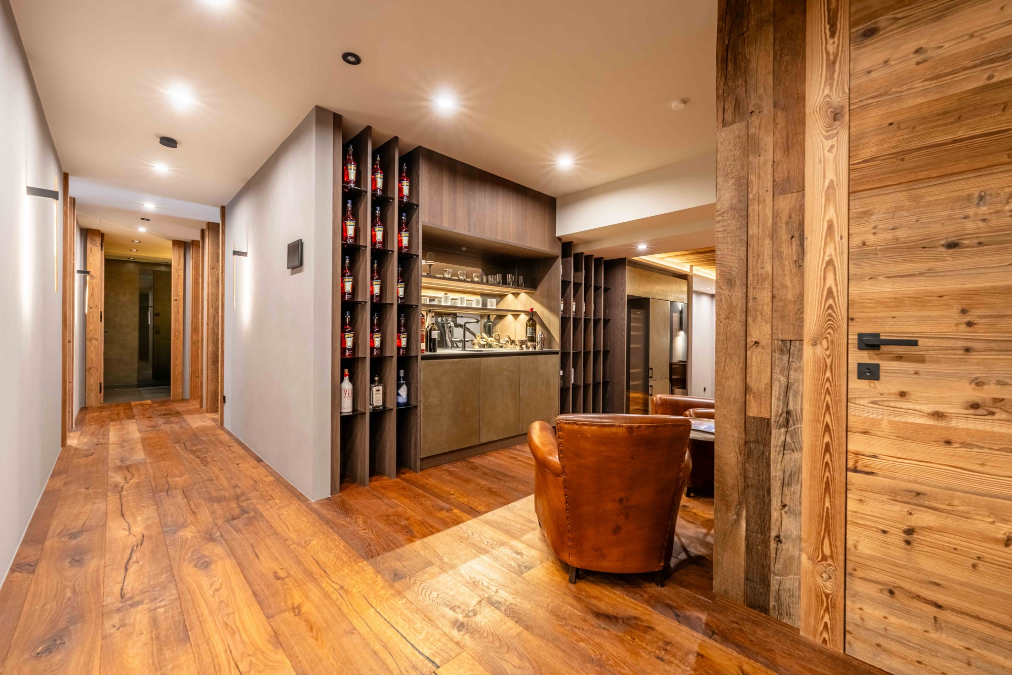 Luxus-Chalet mit Panorama, Spa & Designinterieur – Bild 24