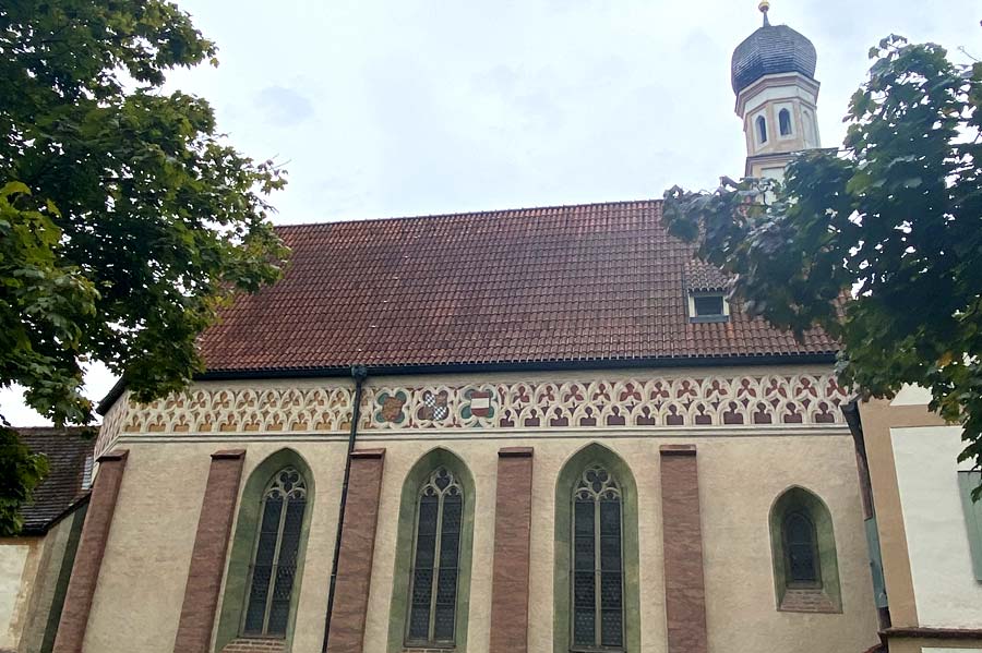 Ihr Immobilienmakler Obermenzing München - Kirchengebäude